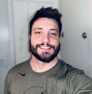 Meet your Posher, Derrick